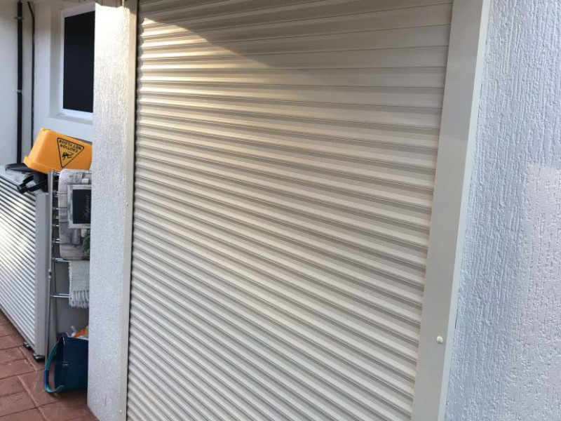 Naphálós műanyag redőny Naphálós műanyag redőny